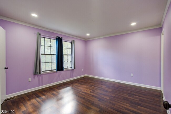 Building Photo - 75 Pear Tree Ln