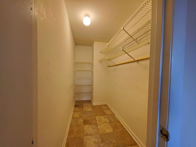 Building Photo - Spacious 2 Bedroom rental in Va Beach