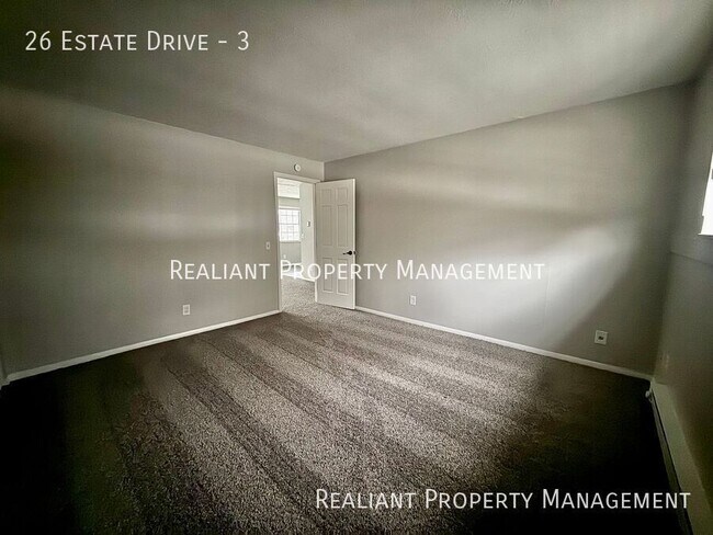 Building Photo - 26 Estate Dr