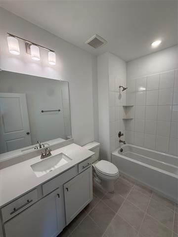 Building Photo - 724 4th St