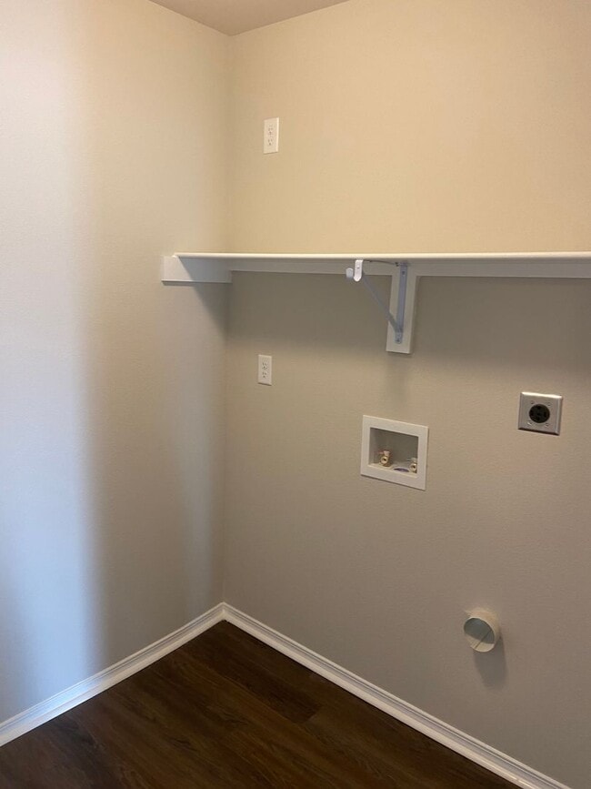 Building Photo - Now Pre-Leasing! Beautiful Three Bedroom | Two Bathroom Home in Fairview Haven