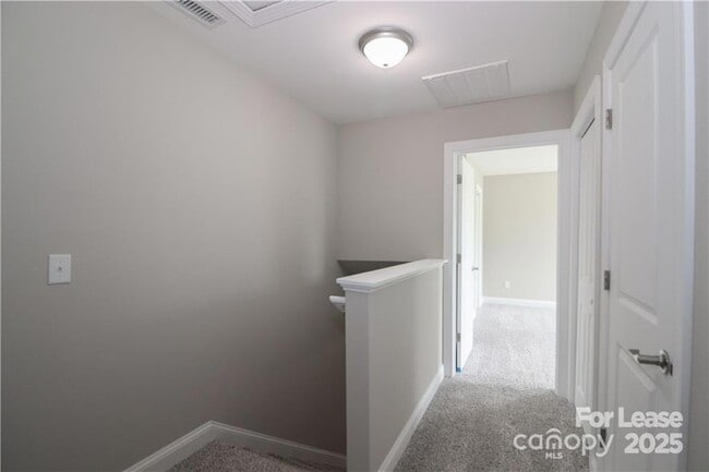 Building Photo - 3973 Newhall Dr NW