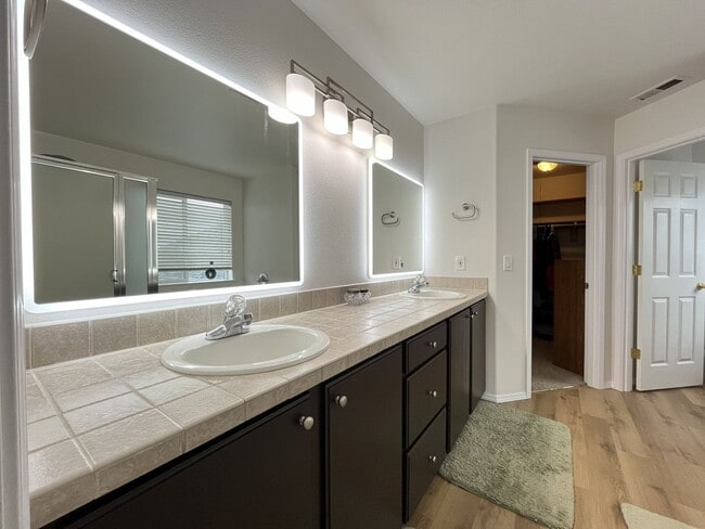 Building Photo - Elegant 5BR + Bonus Room Home with Bay Windows, Entertainment Room & Oversized Primary Retreat