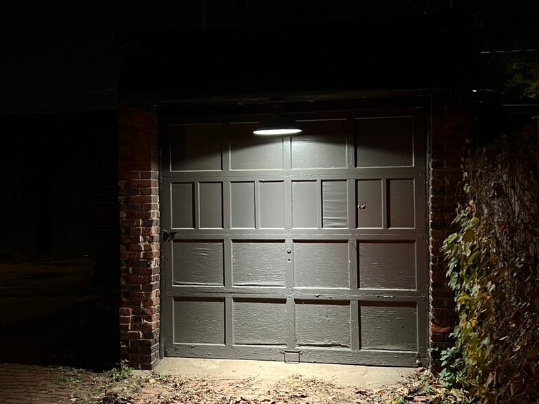 Building Photo - 1872 W 47th St