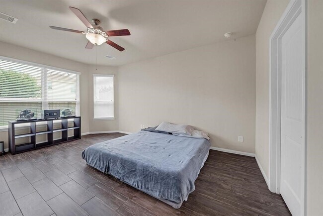 Building Photo - 20230 Galena Falls Dr