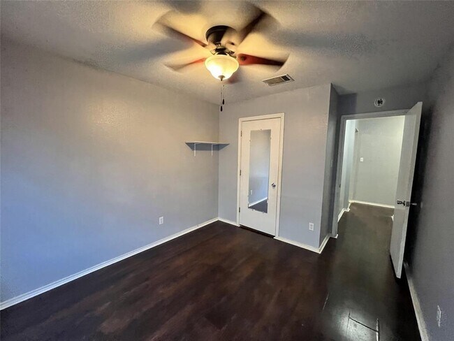 Building Photo - 13501 Marie Ln