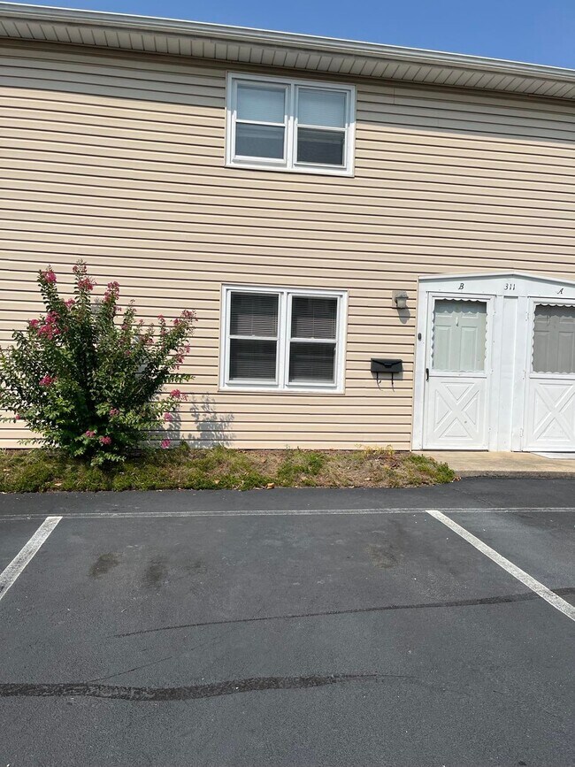 311 W Queen St 311 W Queen St Annville PA 17003 Apartment Finder