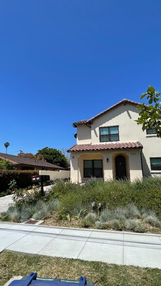 Building Photo - 203 S Meridith Ave