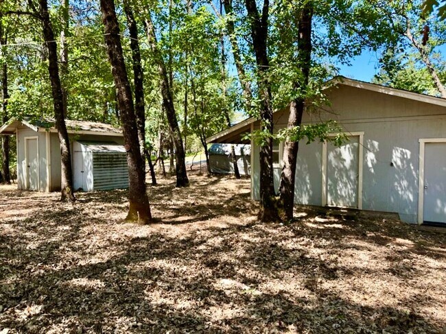 Building Photo - 1588 Quail Ln