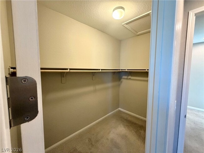 Building Photo - 572 Pear Lake St