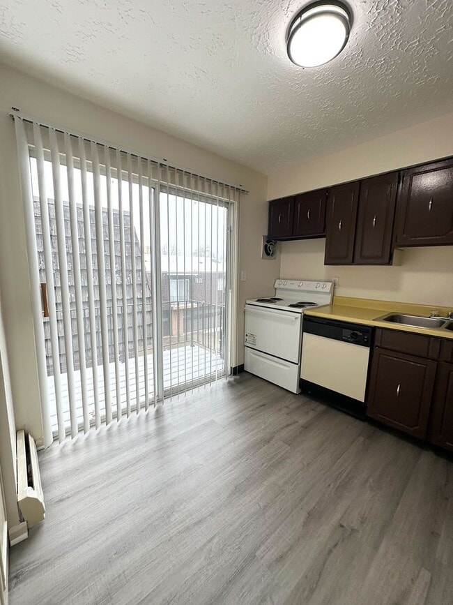 Building Photo - Charming 2-Bedroom Apartment in Beaver, PA – Apply Today!