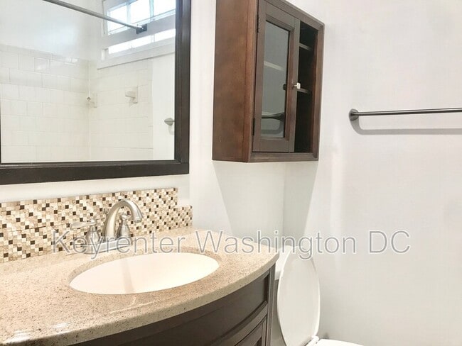 Building Photo - 107 P St NW