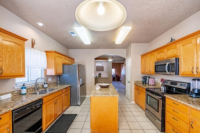 Building Photo - 9719 Calle Chamisa NW