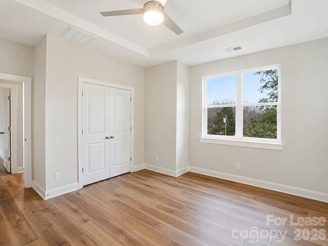 Building Photo - 8929 Sharonbrook Dr