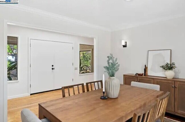 Building Photo - 131 Clover Hill Ct