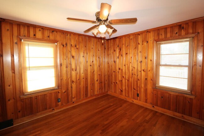 Building Photo - 5611 Windy Hill Dr