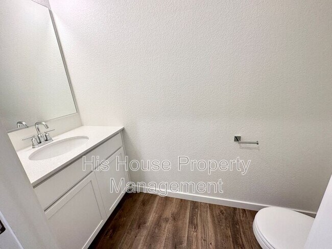 Building Photo - 3905 Canoe St