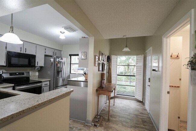 Building Photo - 323 Knottwood Ct