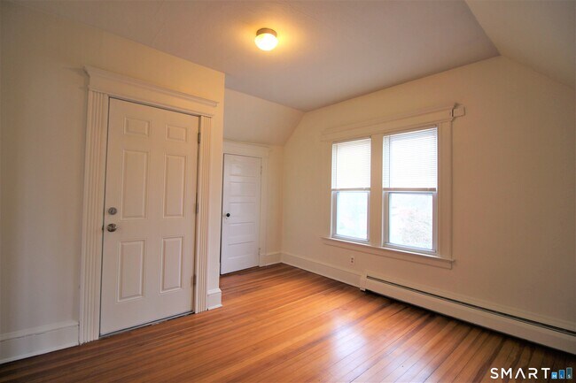 Building Photo - 19 Nesbit Ave