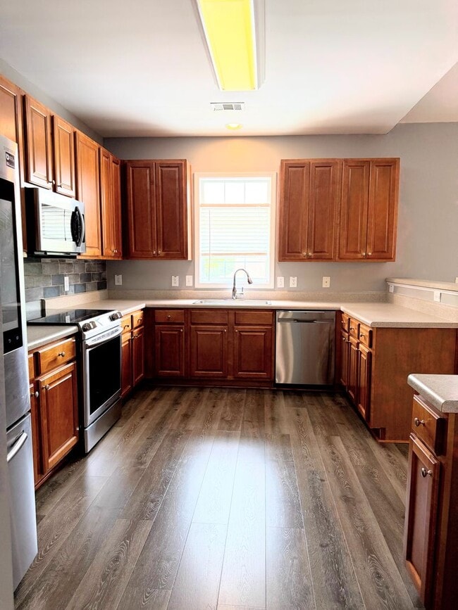 Building Photo - Beautiful Mirror Lake Home for Rent!