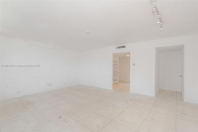 Building Photo - 5255 Collins Ave