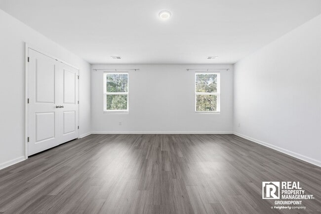 Building Photo - 3BR | 3.5BA | 3-Story Townhome | Bonus Loft | Fenced Yard