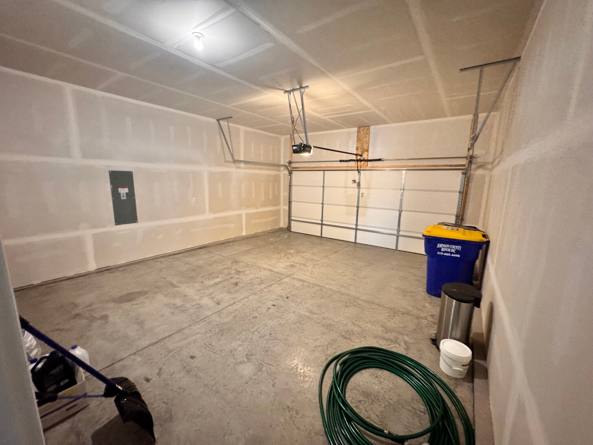 Building Photo - 709 E Bear Dr