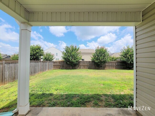 Building Photo - 22 Crestwood Pnes Trl