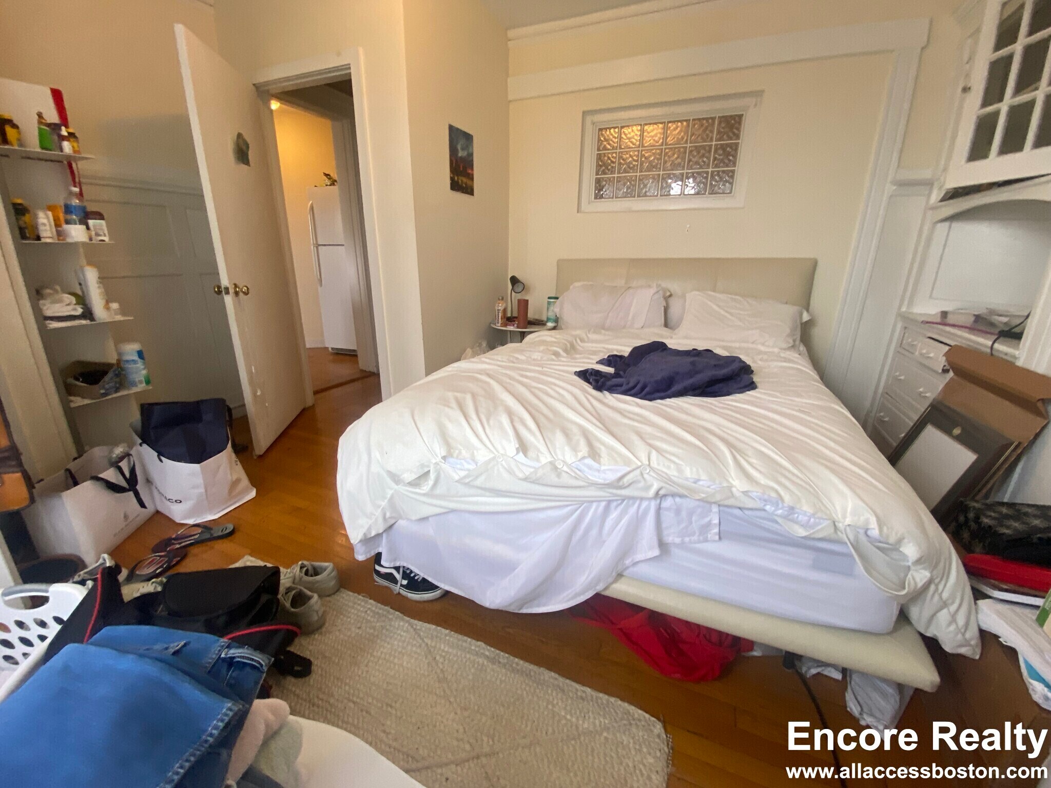 Building Photo - 448 Park Dr