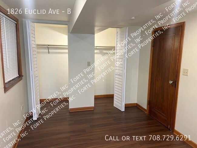 Building Photo - Spacious one bedroom apartment