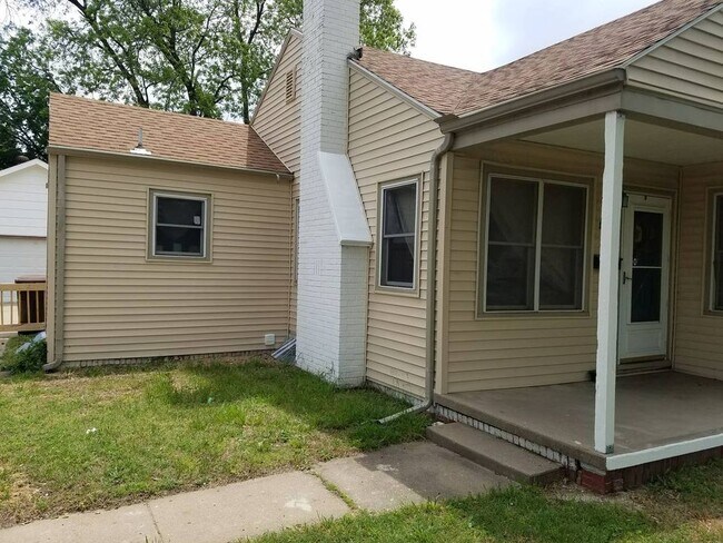 Primary Photo - 214 S McComas St