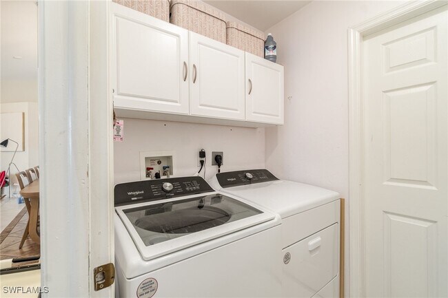 Building Photo - 879 Rue Labeau Cir