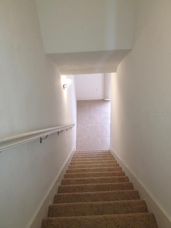 Building Photo - 605 Elmhurst Ct