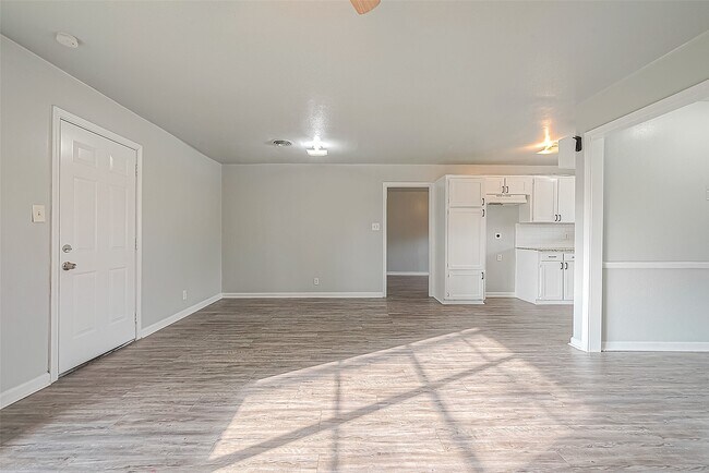 Building Photo - 5646 Cedarburg Dr