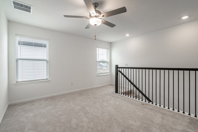 Building Photo - 848 Long Run