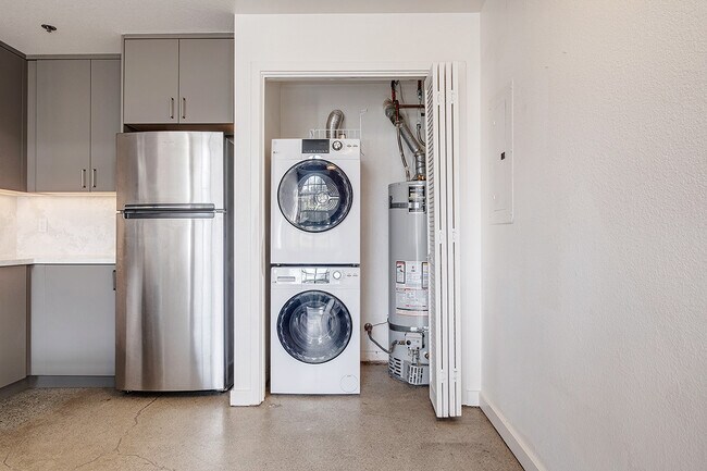 Building Photo - 701 Minnesota St