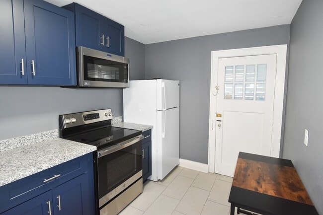 Building Photo - 807 7th St