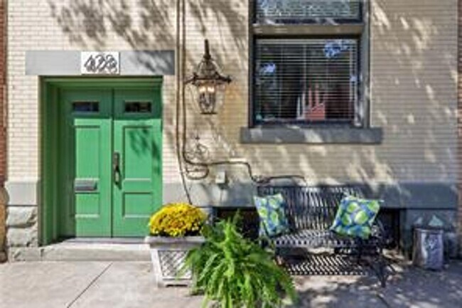 Building Photo - 428 N Taylor Ave