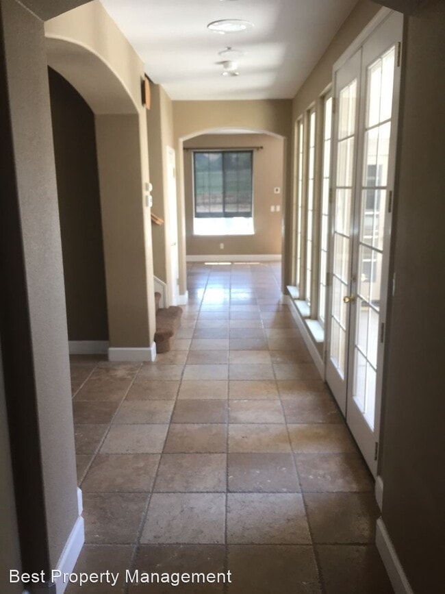 Building Photo - 5 br, 4 bath House - 337 Foothill Drive