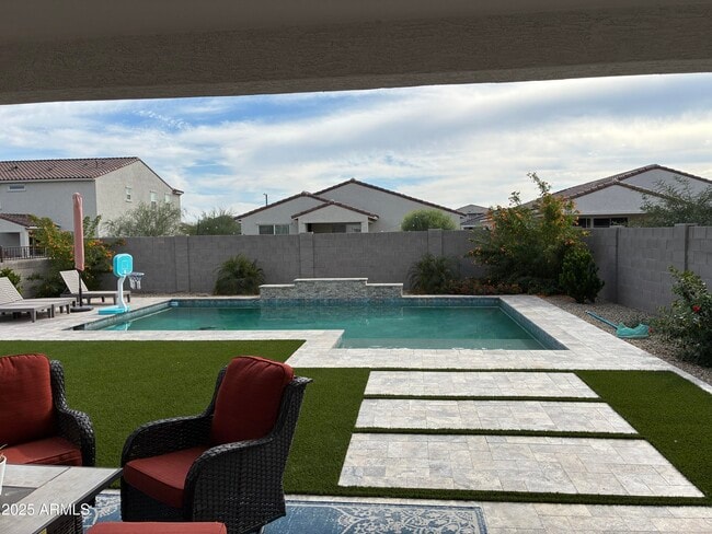 Building Photo - 18029 Avenida del Sol W