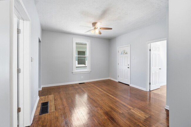 Building Photo - 413 Lockwood Ave