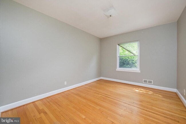 Building Photo - 5708 Dawes Ave