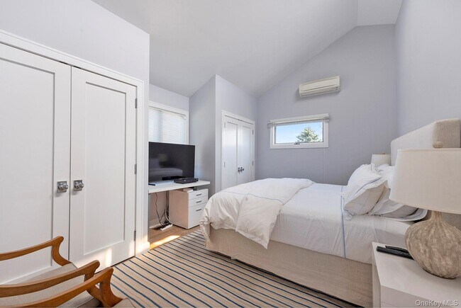 Building Photo - 23 Landing Ln