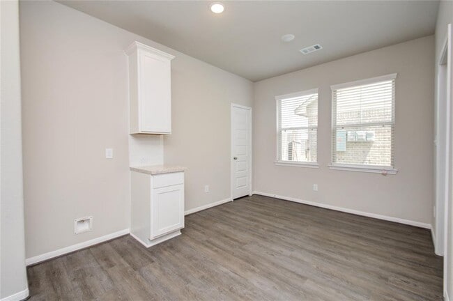 Building Photo - 8411 Baywatch Cir