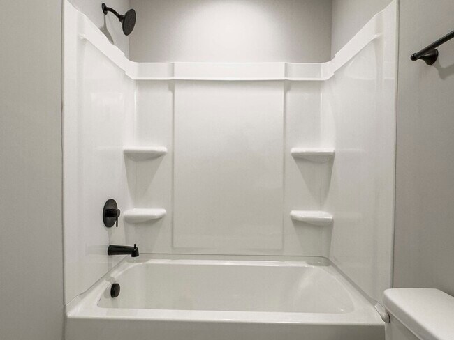 Building Photo - 406 Jonathan Wade Cir