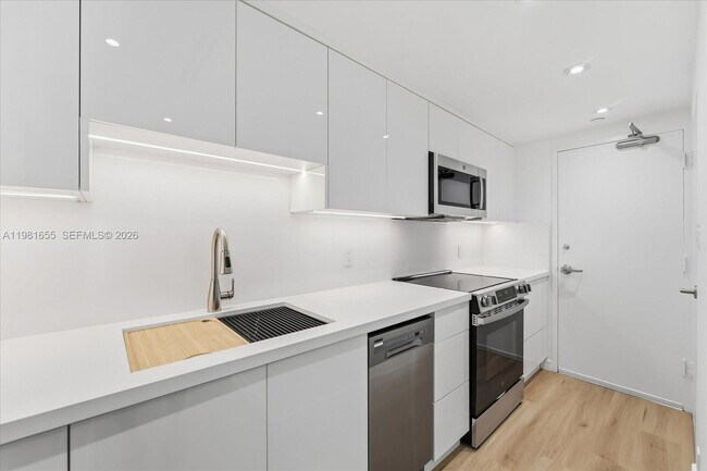 Building Photo - 1000 West Ave