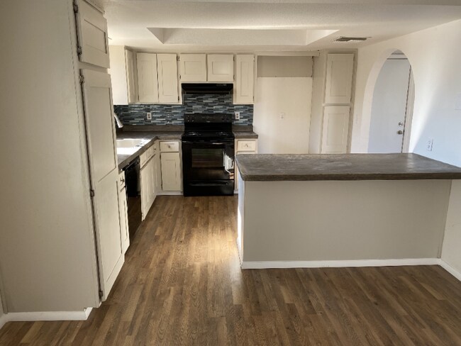 Building Photo - 3871 W Mars St