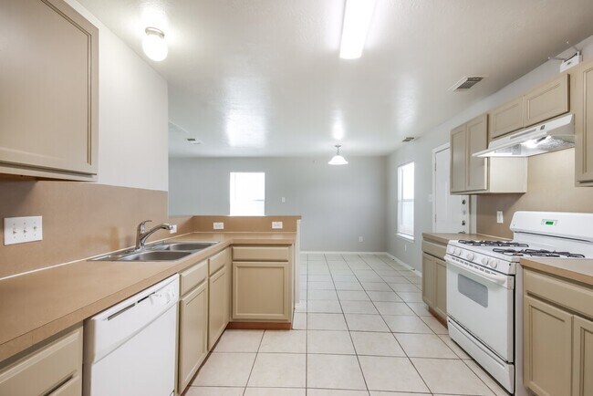 Building Photo - 21243 Linden House Ct