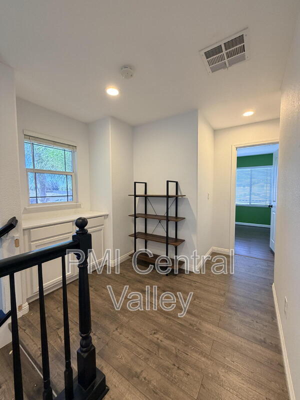 Building Photo - 108 Hornfels Ave