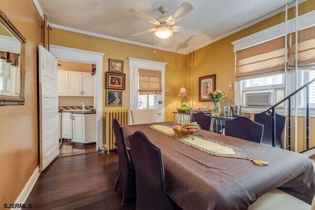 Building Photo - 24 S Vassar Square